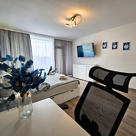 2- Zimmerwohnung In Centrum Fuer 4person Appartement