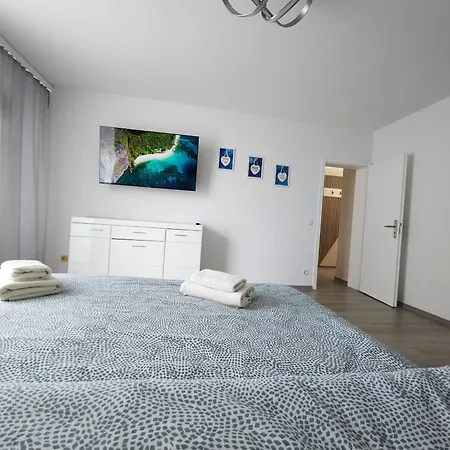 2- Zimmerwohnung In Centrum Fuer 4person *