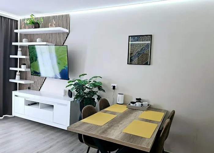 2- Zimmerwohnung In Centrum Fuer 4person アパート